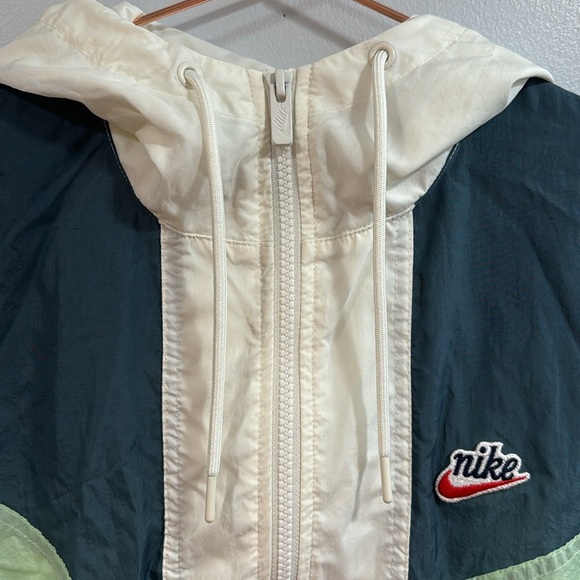 Vintage Men Nike Sail Ash Green Windrunner Jacket size Small - Picture 3 of 8